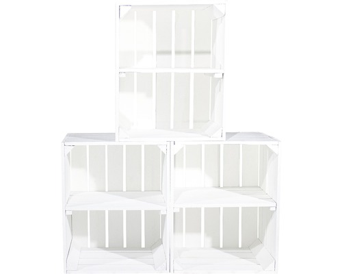 Stapel aus vier weißen Holzkisten zur Aufbewahrung