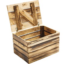 Holzkiste mit offenem Deckel