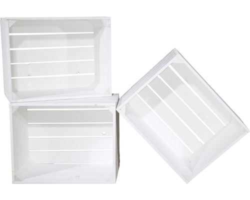 Drei weisse Holzkisten gestapelt