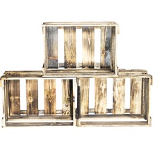 Drei Holzkisten gestapelt