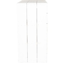 Drei weiße Holzpaneele für den Innenausbau