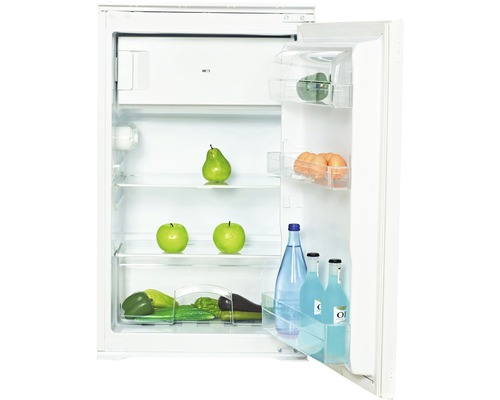 Geöffneter Kühlschrank mit Lebensmitteln