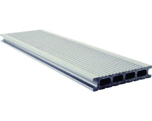 Terrassendiele aus Kunststoff mit Rillenprofil