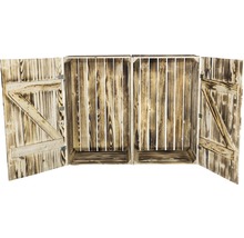 Zwei Holzkisten mit offenen Türen