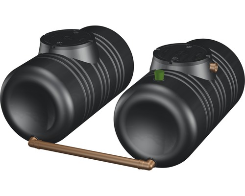 Zwei verbundene Regenwassertanks aus Kunststoff