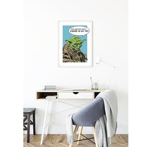 Gerahmtes Bild mit Yoda Zitat über einem Schreibtisch