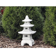 Gartendekoration: Japanische Steinlaterne im Garten
