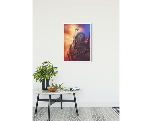 Dekoratives Bild mit gerahmtem Star Wars Motiv an der Wand über einem Beistelltisch