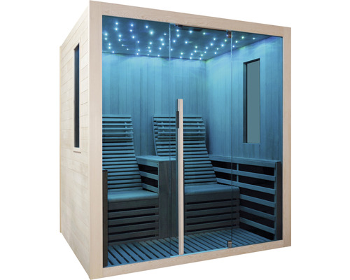 Sauna avec façade en verre, bancs en bois et ciel étoilé