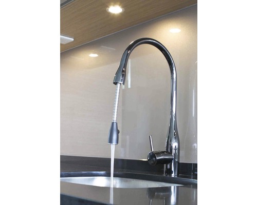 Évier de cuisine avec robinet chromé et douchette extractible