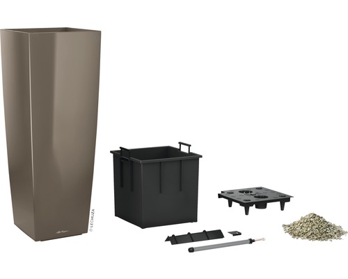 Haut pot de fleurs avec accessoires pour le jardinage