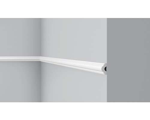 Profilé mural CL2,2 x 2 m, 13 x 25 mm Moulure décorative blanche sur un mur