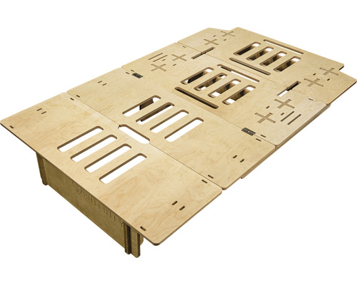 Cadre de lit en bois avec découpes