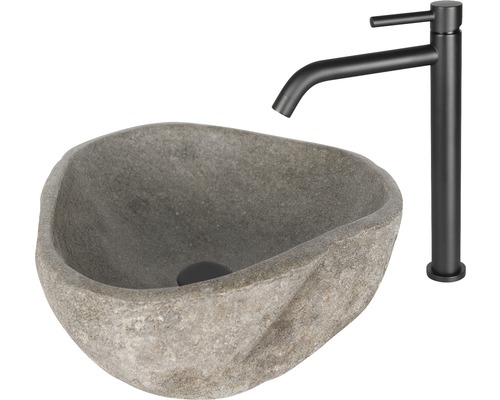 Waschbecken aus Stein mit Armatur