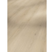 Verlegte Laminatbodenpaneele mit Holzstruktur
