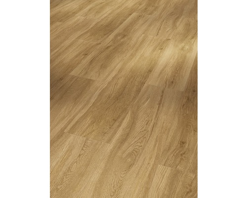 Nahaufnahme von Paneelen mit Holzstruktur für Bodenbeläge