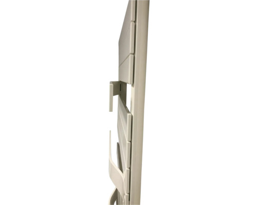 Vue latérale d''un radiateur avec porte-serviettes