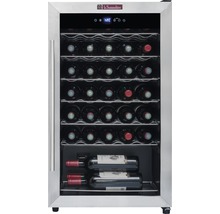 Weinlagerschrank mit mehreren Weinflaschen