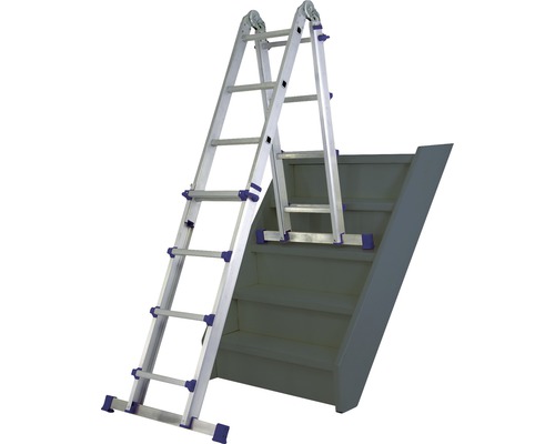 Échelle multifonctionnelle en aluminium avec marches sur un escalier