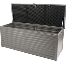 Geöffnete graue Gartenbox mit horizontalen Rillen.