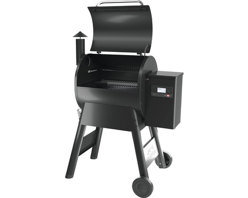 Traeger Holzpelletgrill mit geöffnetem Deckel