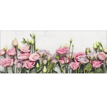 Anordnung aus Lisianthusblüten und Knospen