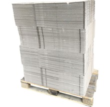 Stapel flacher Kartonagen auf einer Palette
