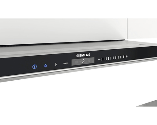 Siemens Logo auf einer Dunstabzugshaube mit Bedienfeld