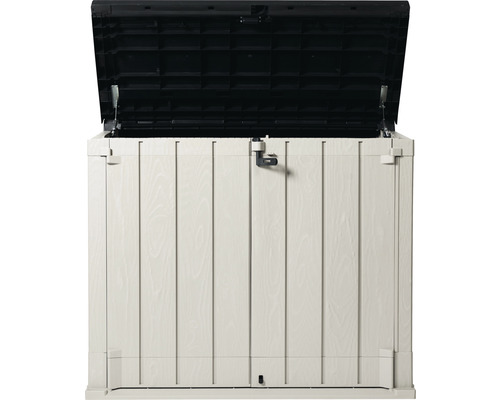 Geöffnete Gartenbox zur Aufbewahrung von Gartengeräten und -möbeln