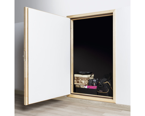 Porte de visite ouverte avec cadre en bois dans un mur