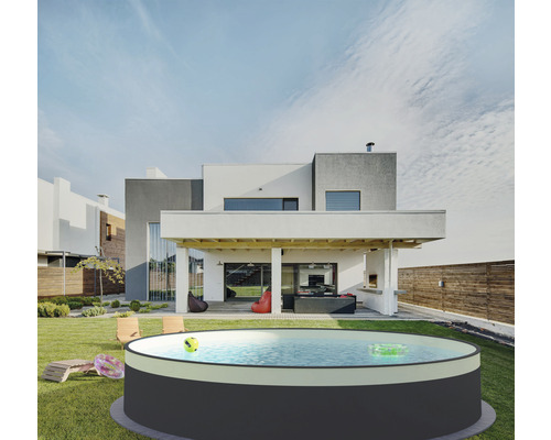 Vue de jardin avec piscine hors sol ronde, mobilier de jardin et maison moderne