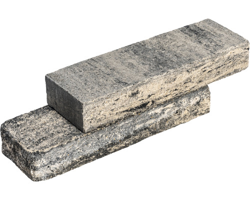 Deux pavés en pierre