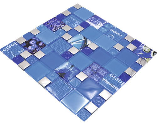 Carreau de mosaïque avec motifs et détails en verre