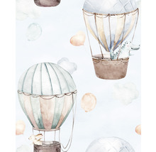 Papier peint avec montgolfières, nuages et animaux dans un design enfantin