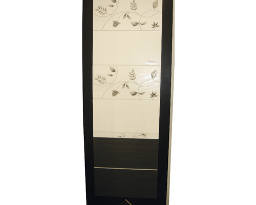 Carreau décoratif avec motif de plantes