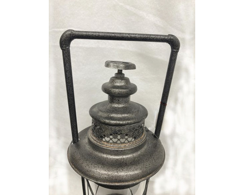 Dekorative Metalllaterne mit Tragegriff