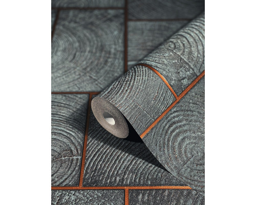 Tapetenrolle mit Holzoptik und braunen Akzenten