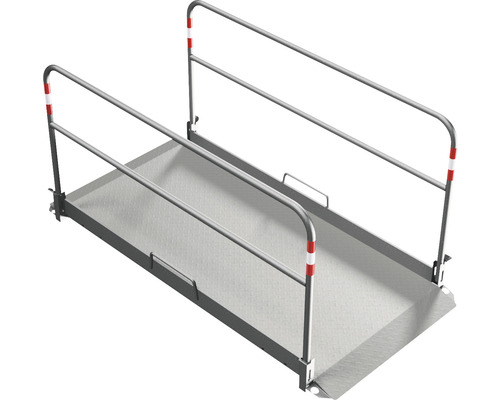 Rollstuhlrampe mit Handläufen