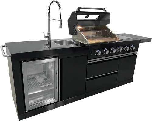 Schwarze Aussenküche mit Spüle, Kühlschrank und Grill