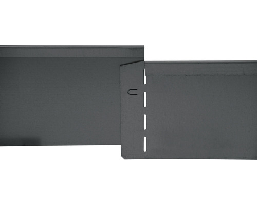 Vue détaillée d''une connexion d''étagère métallique