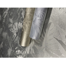 Deux rouleaux de papier peint à motifs de feuilles