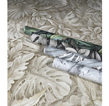 Plusieurs rouleaux de papier peint à motifs de feuilles