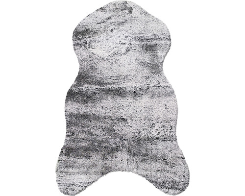 Kunstfellteppich in Bärenform