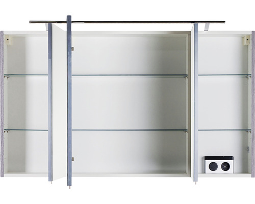 Armoire de toilette ouverte avec étagères en verre et prise