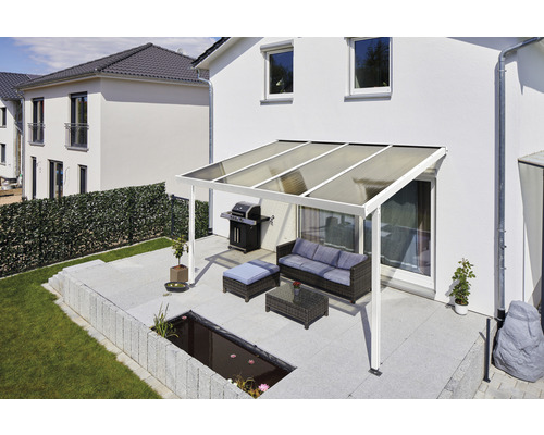 Terrasse avec toit de terrasse, mobilier de jardin et bassin