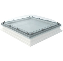 Oberlicht aus Glas und Metall