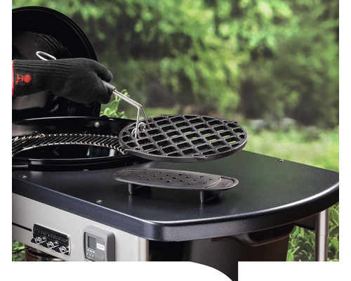 Barbecue avec grille en fonte et gant de barbecue