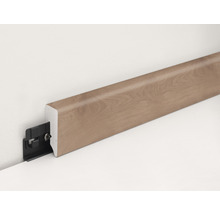 Sockelleiste mit Clipmontage an einer Wand