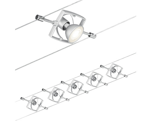 Six projecteurs sur un système de câbles pour l''éclairage de plafond.
