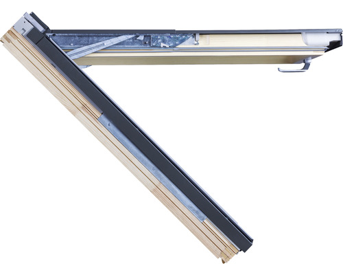 Fenêtre de toit ouverte avec cadre en bois